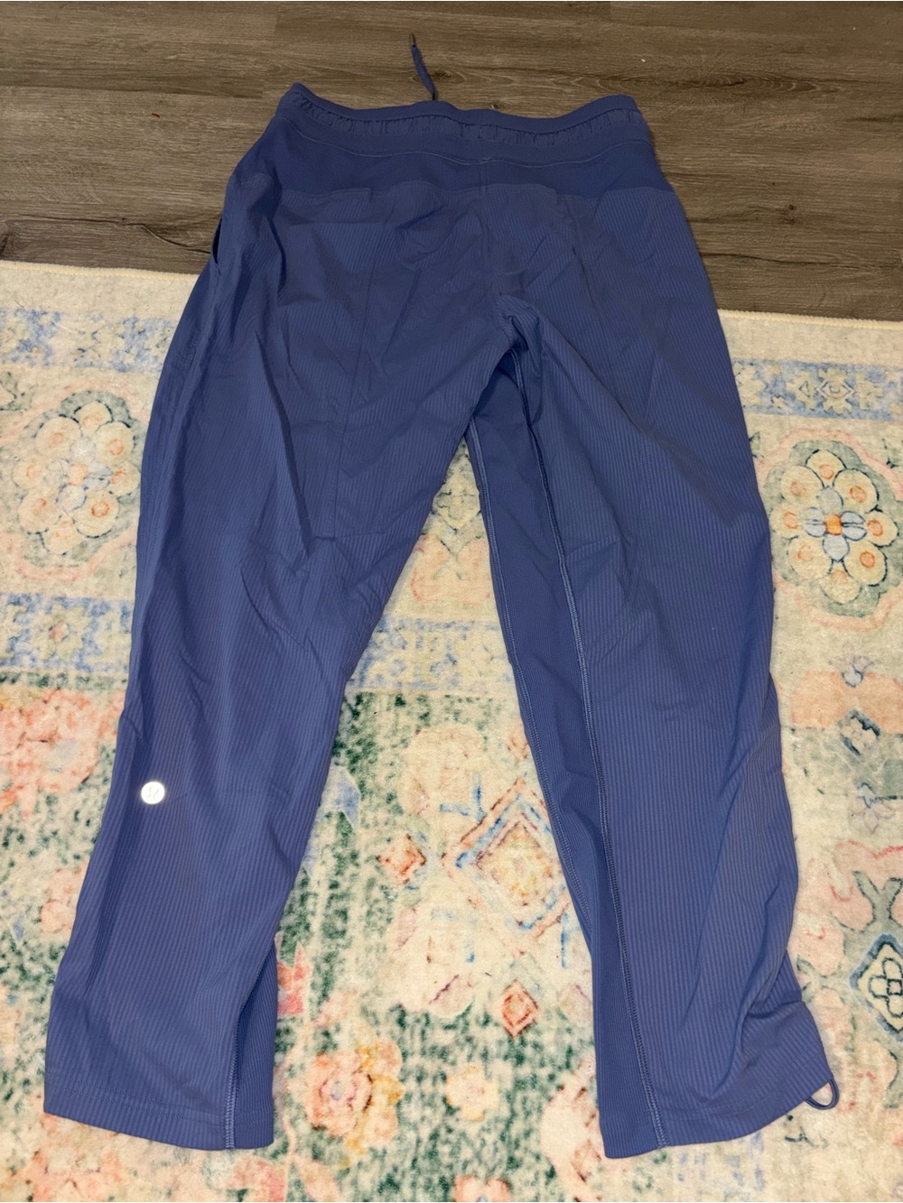 Women’s Lululemon joggers - Picture 3 of 4
